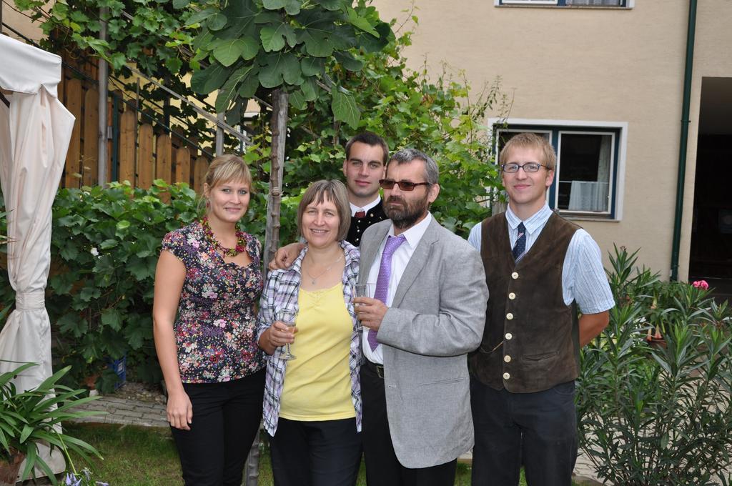 Weingut Zur Schlafmuetze Hotel Herrnbaumgarten Exterior foto