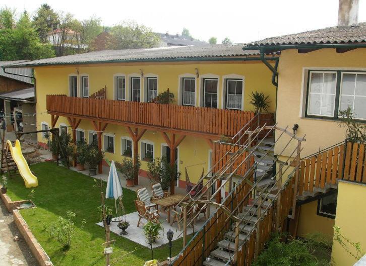 Weingut Zur Schlafmuetze Hotel Herrnbaumgarten Exterior foto